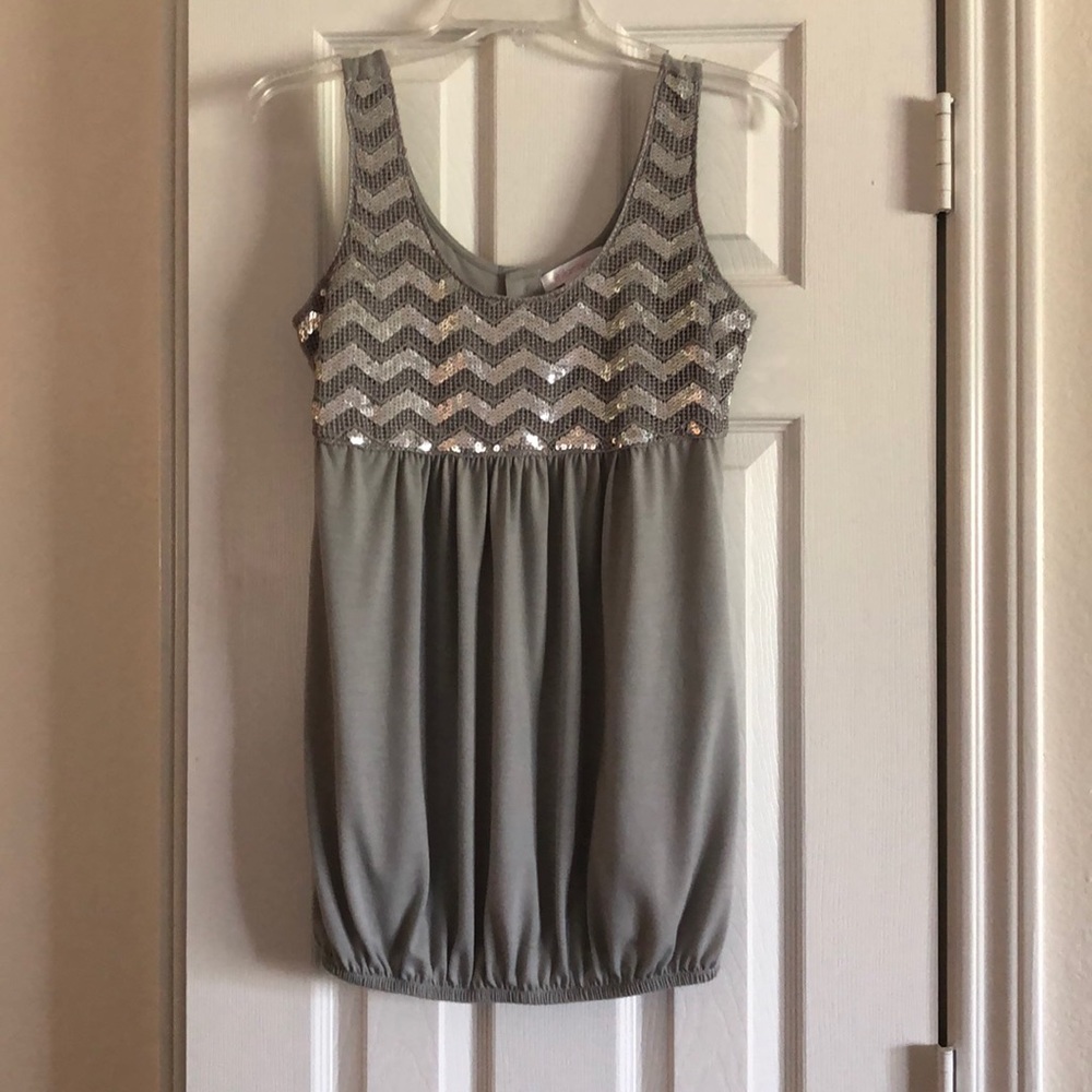 2/$13‼️ Gray Sleeveless with Sequins